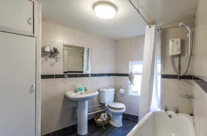Manorbier Castle Inn Sunset Room Extérieur photo